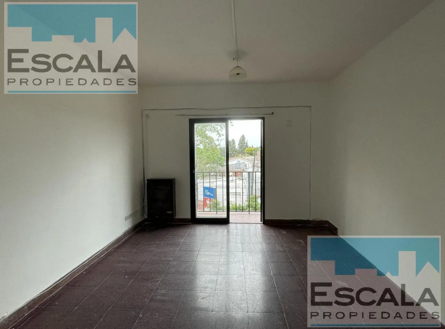 DEPARTAMENTO DE DOS DORM CON BALCON EN VENTA FISHERTON 3
