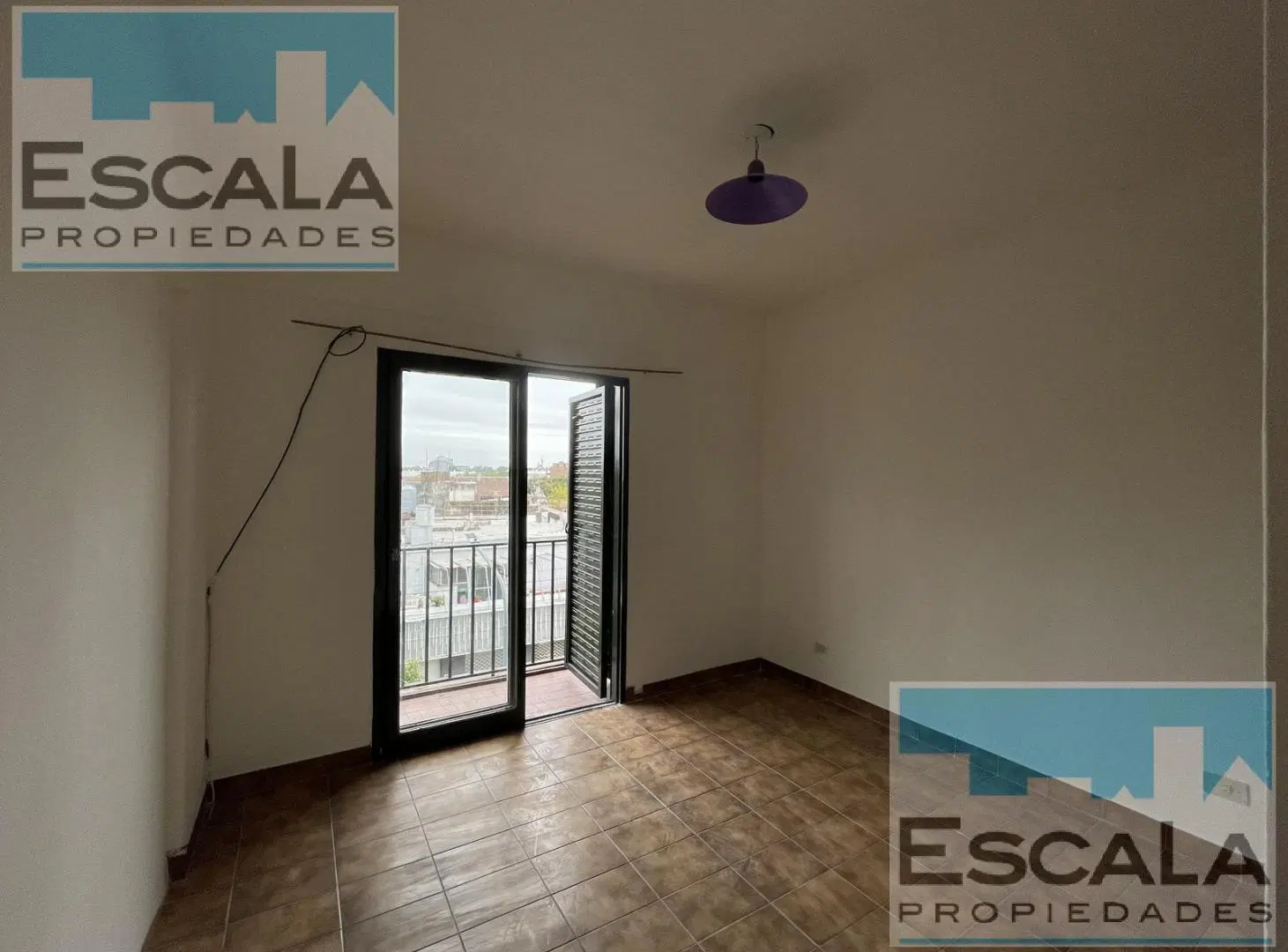 DEPARTAMENTO DE DOS DORM CON BALCON EN VENTA FISHERTON 4