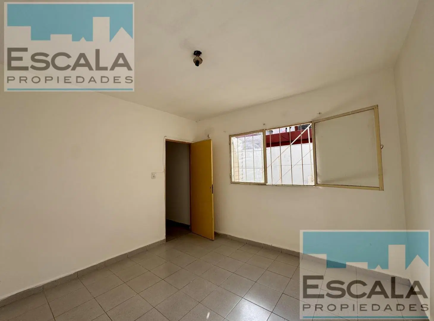 CASA DEPARTAMENTO DE PASILLO UN DOMRITORIO CON PATIO EN ALQUILER 2