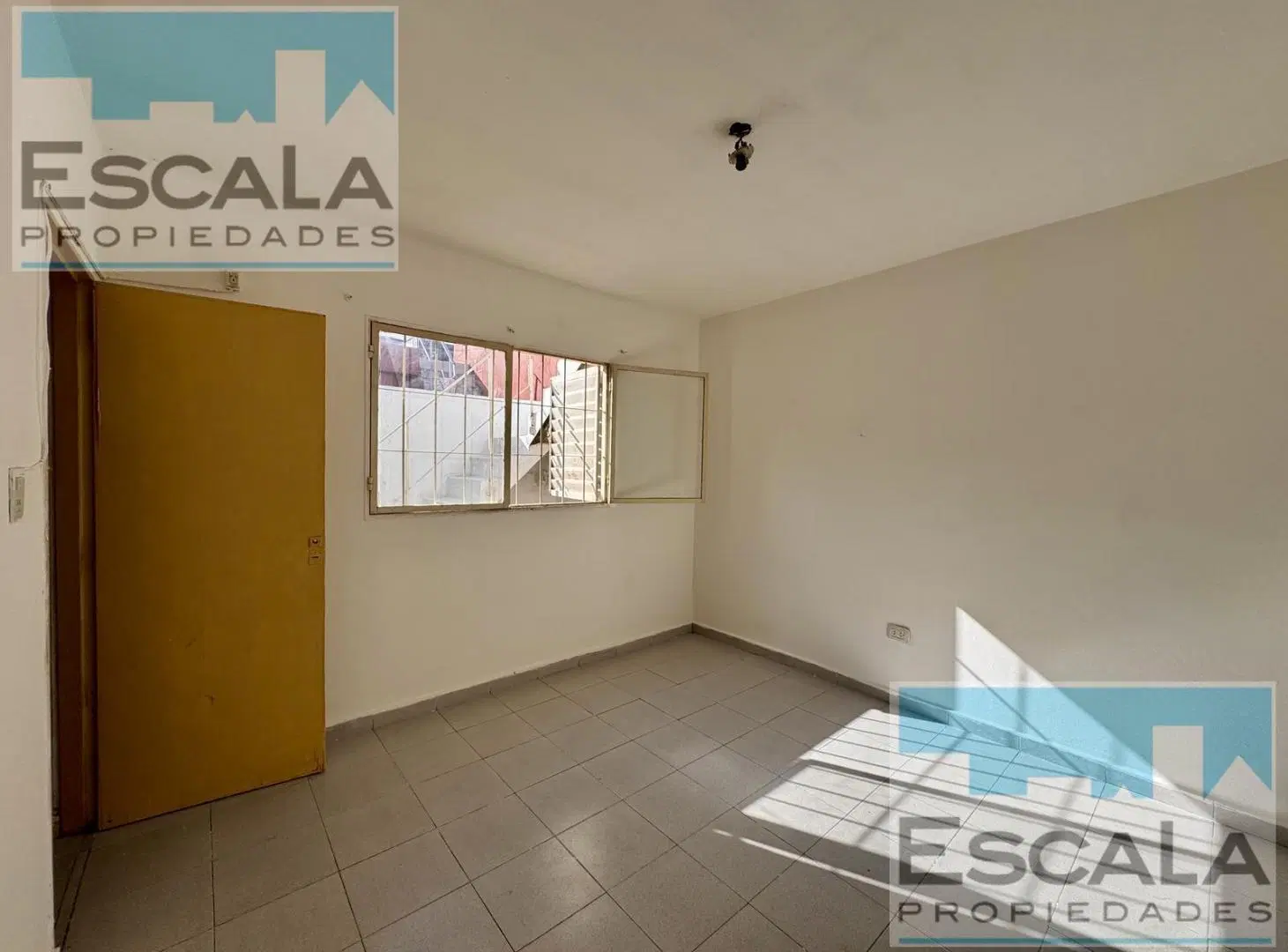 CASA DEPARTAMENTO DE PASILLO UN DOMRITORIO CON PATIO EN ALQUILER 1