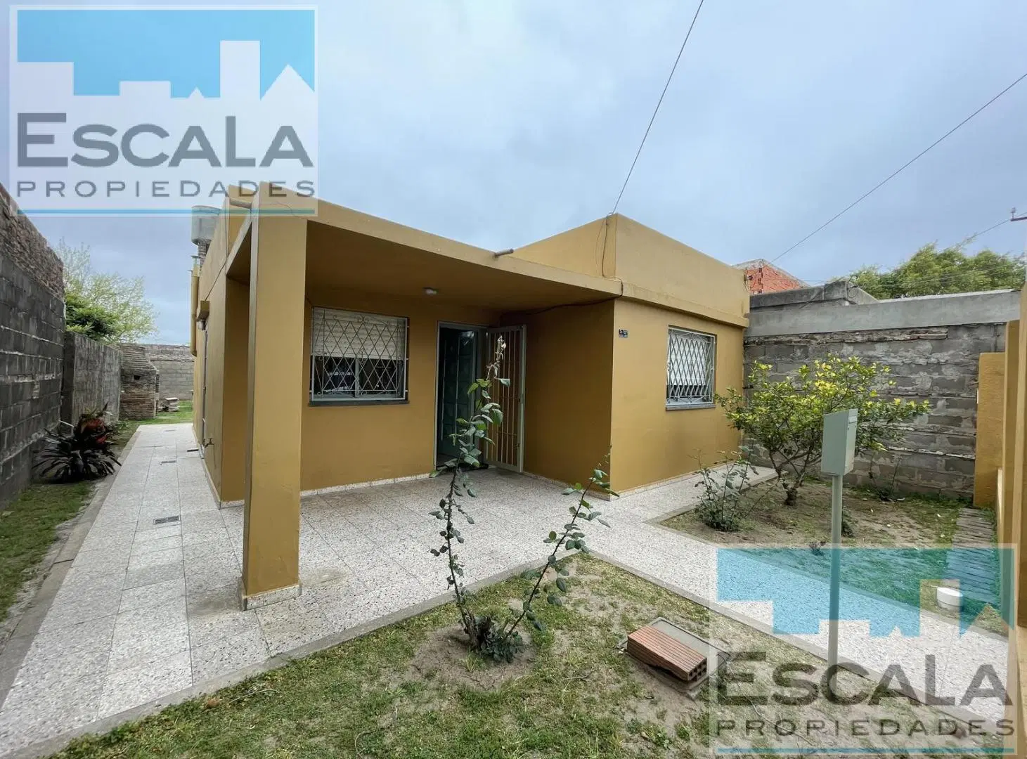 CASA DE DOS DORM EN ALQUILER ROSARIO 1