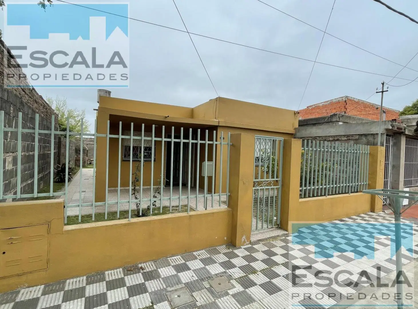CASA DE DOS DORM EN ALQUILER ROSARIO 2