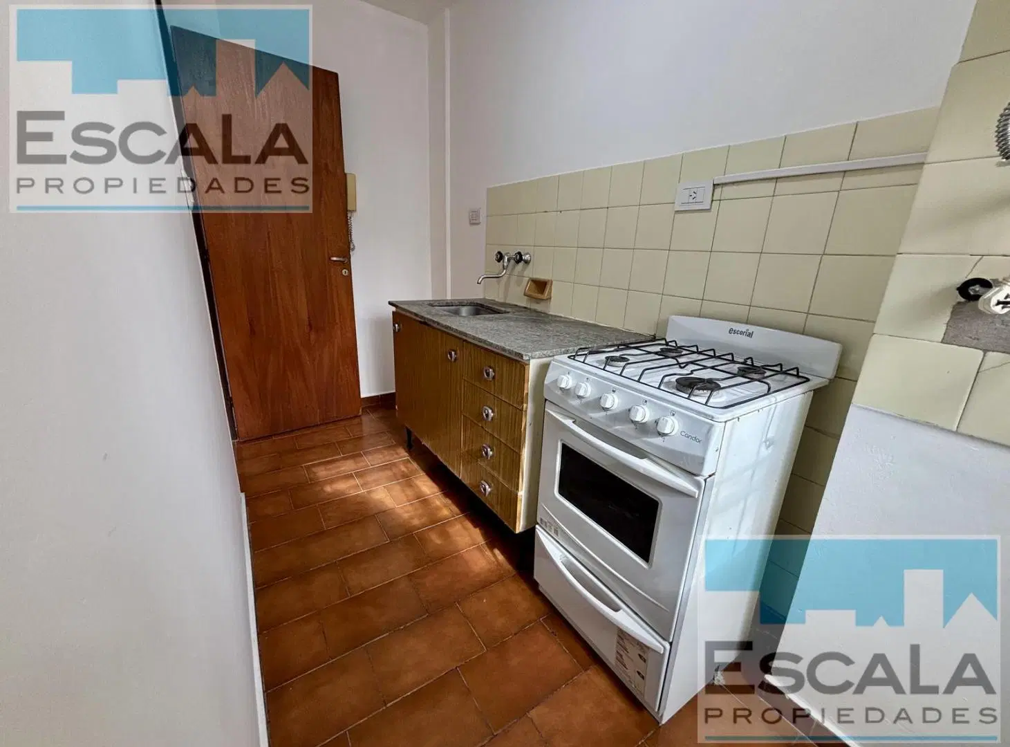 DPTO 1 DORM CON BALCON EN BARRIO ECHESORTU ZONA FACULTAD MEDICINA UCA 4