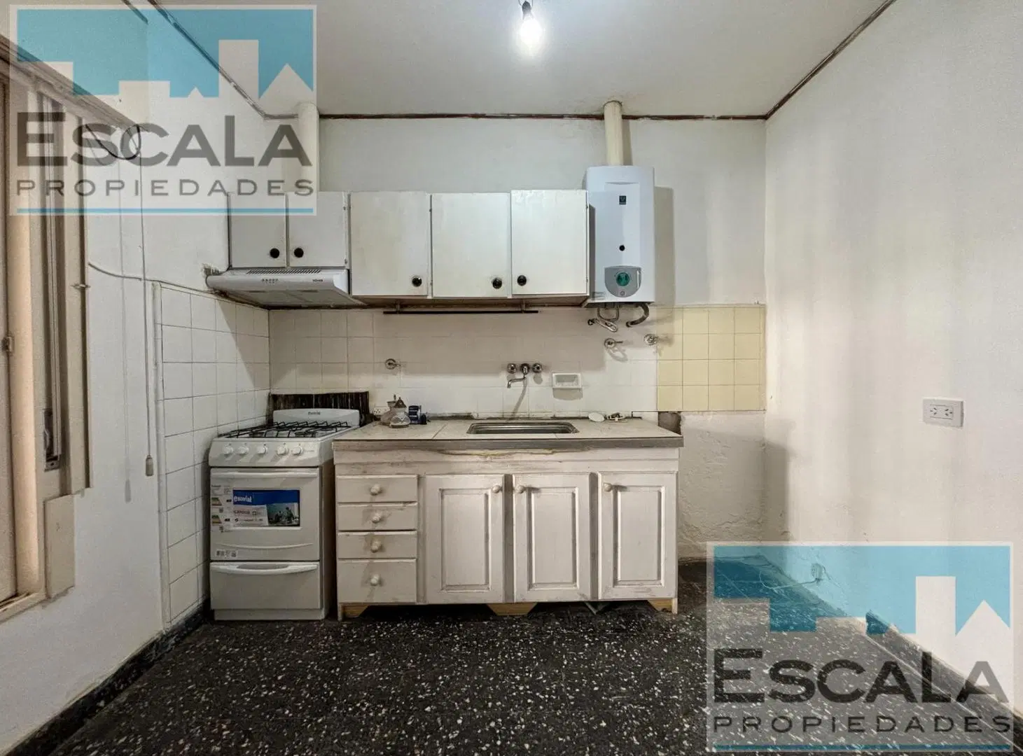 CASA INTERNA UNICA 2 DORM CON PATIO 2