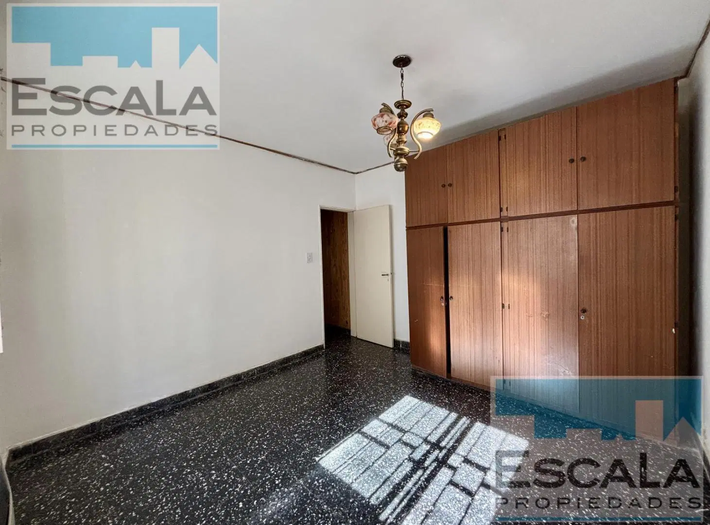 CASA INTERNA UNICA 2 DORM CON PATIO 3