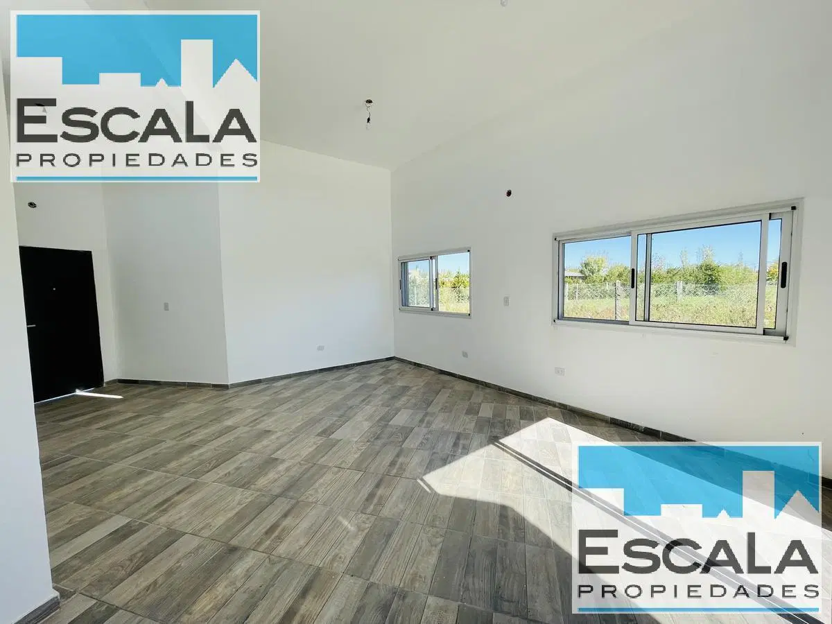 CASA DE DOS DORM CON PILETA EN VENTA/ALQUILER BARRIO LAS TARDES ROLDAN 4