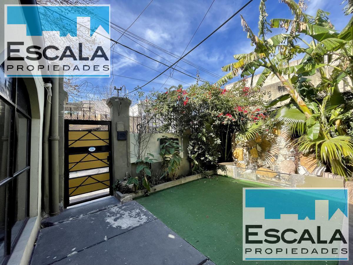 Foto de CASA 4 HABITACIONES CON PATIO Y COCHERA - USO COMERCIAL, imagen 4