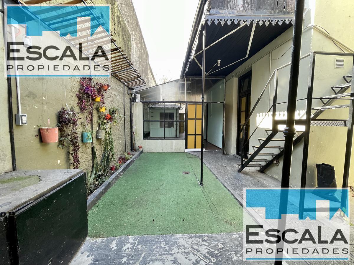 Foto de CASA 4 HABITACIONES CON PATIO Y COCHERA - USO COMERCIAL, imagen 5