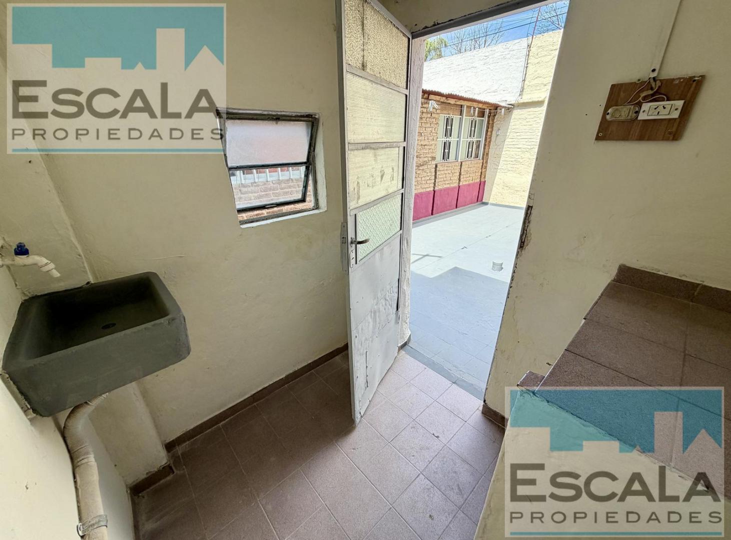 Foto de CASA CON DOS DORMITORIOS, PATIO Y PARRILLA EN ALQUILER, imagen 3
