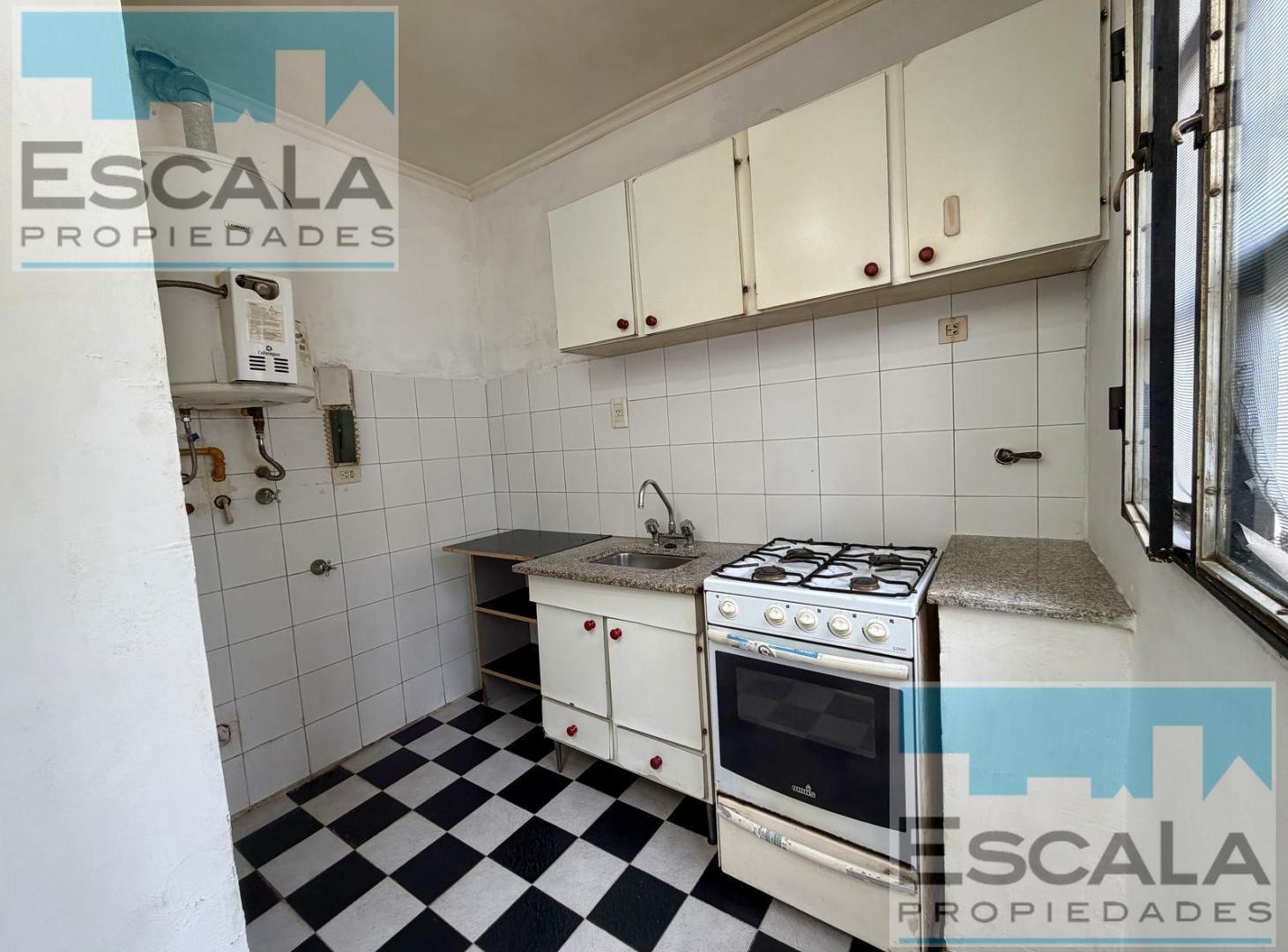 Foto de DEPARTAMENTO INTERNO DE PASILLO EN ALQUILER ECHESORTU, imagen 2