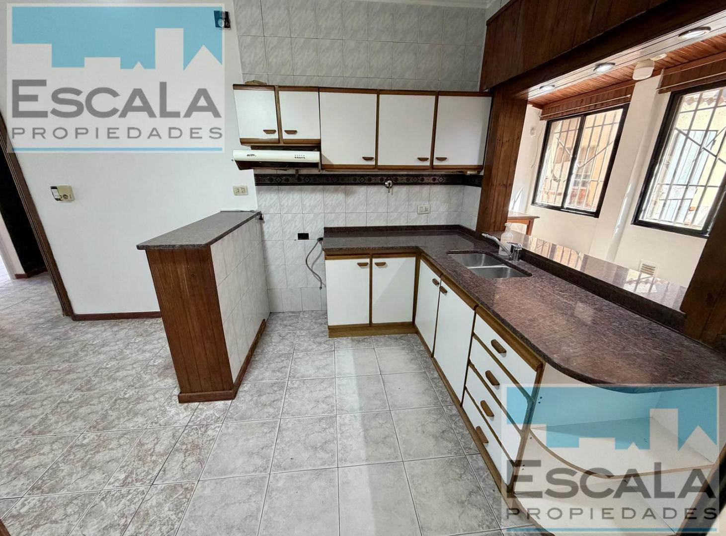 Foto de CASA DOS DORM CON PATIO Y COCHERA BARRIO EMPALME - ROSARIO, imagen 5