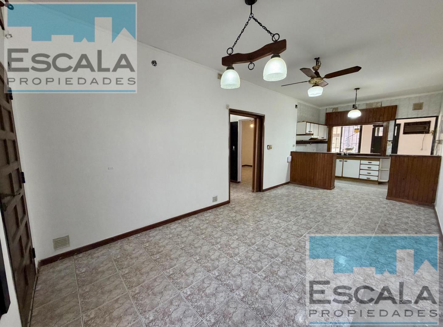 Foto de CASA DOS DORM CON PATIO Y COCHERA BARRIO EMPALME - ROSARIO, imagen 2