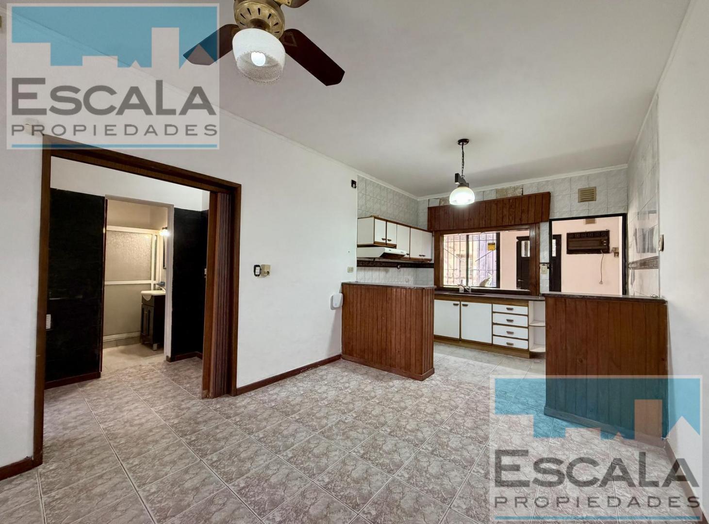 Foto de CASA DOS DORM CON PATIO Y COCHERA BARRIO EMPALME - ROSARIO, imagen 4