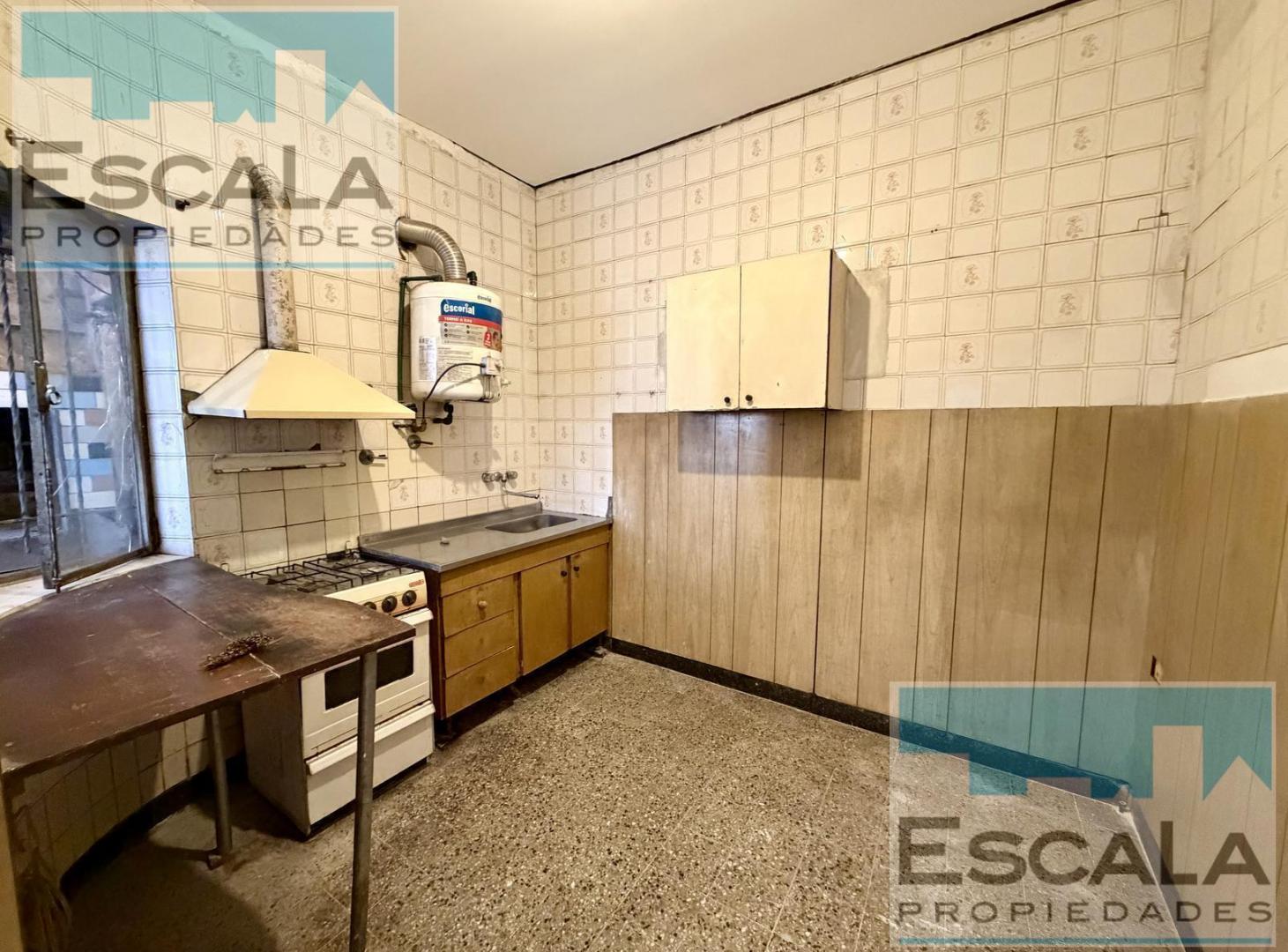 Foto de DEPARTAMENTO DE PASILLO DE DOS DORMITORIOS CON PATIO Y PARRILLERO, imagen 5