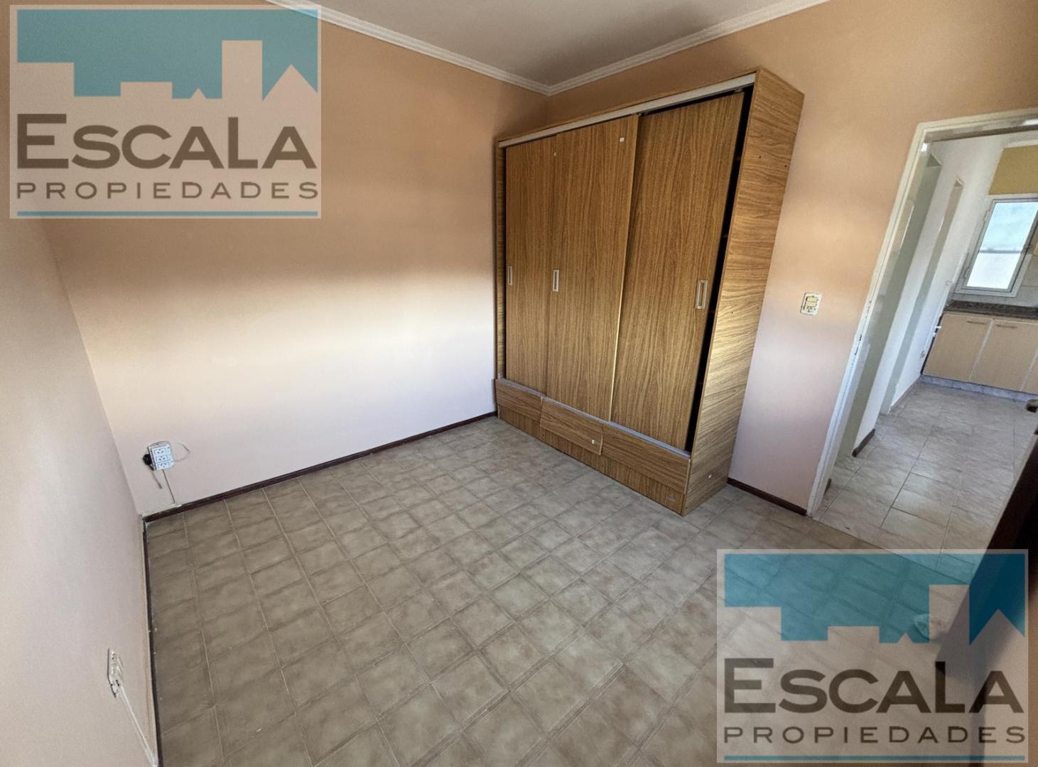 Foto de DEPARTAMENTO POR ESCALERAS CON UN DORMITORIO Y COMODIN - BARRIO, imagen 4