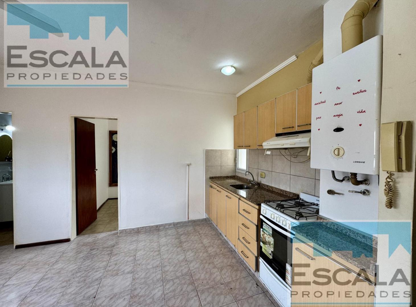 Foto de DEPARTAMENTO POR ESCALERAS CON UN DORMITORIO Y COMODIN - BARRIO, imagen 2