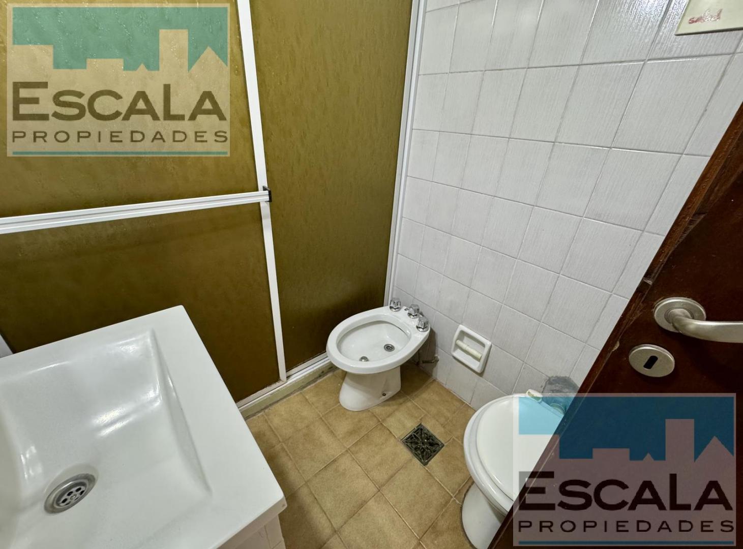 Foto de DEPARTAMENTO POR ESCALERAS CON UN DORMITORIO Y COMODIN - BARRIO, imagen 3