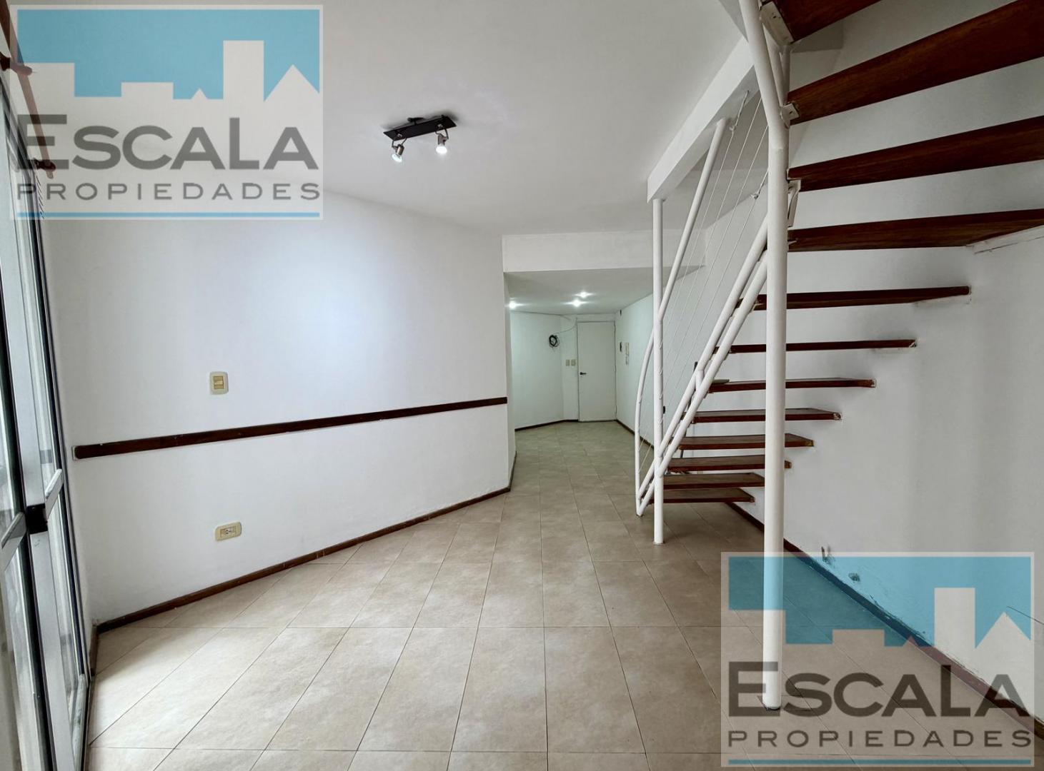 Foto de CASA INTERNA DE PASILLO CON DOS DORMITORIOS Y PATIO - BARRIO ARROYITO, imagen 2