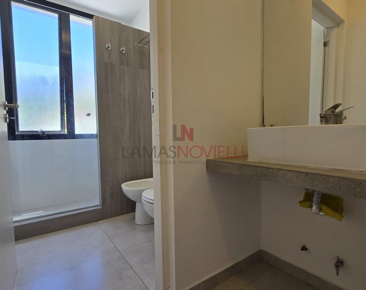 Foto de 2 AMBIENTES CON COCHERA, BAULERA Y PATIO, imagen 4