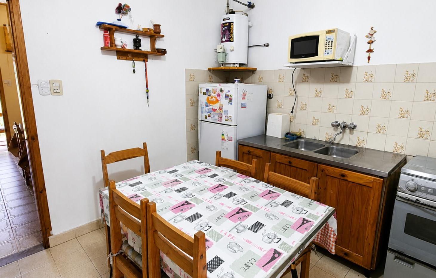 Foto de CASA EN VENTA EN LAS TONINAS A 6 CUADRAS DEL MAR - LOTE 10x40 - GAS NATURAL - GRAN POTENCIAL, imagen 4