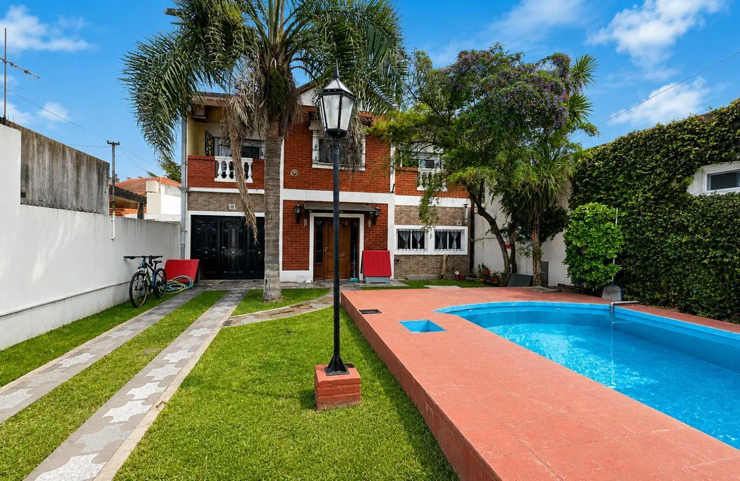 CASA 6 AMBIENTES CON PILETA 3