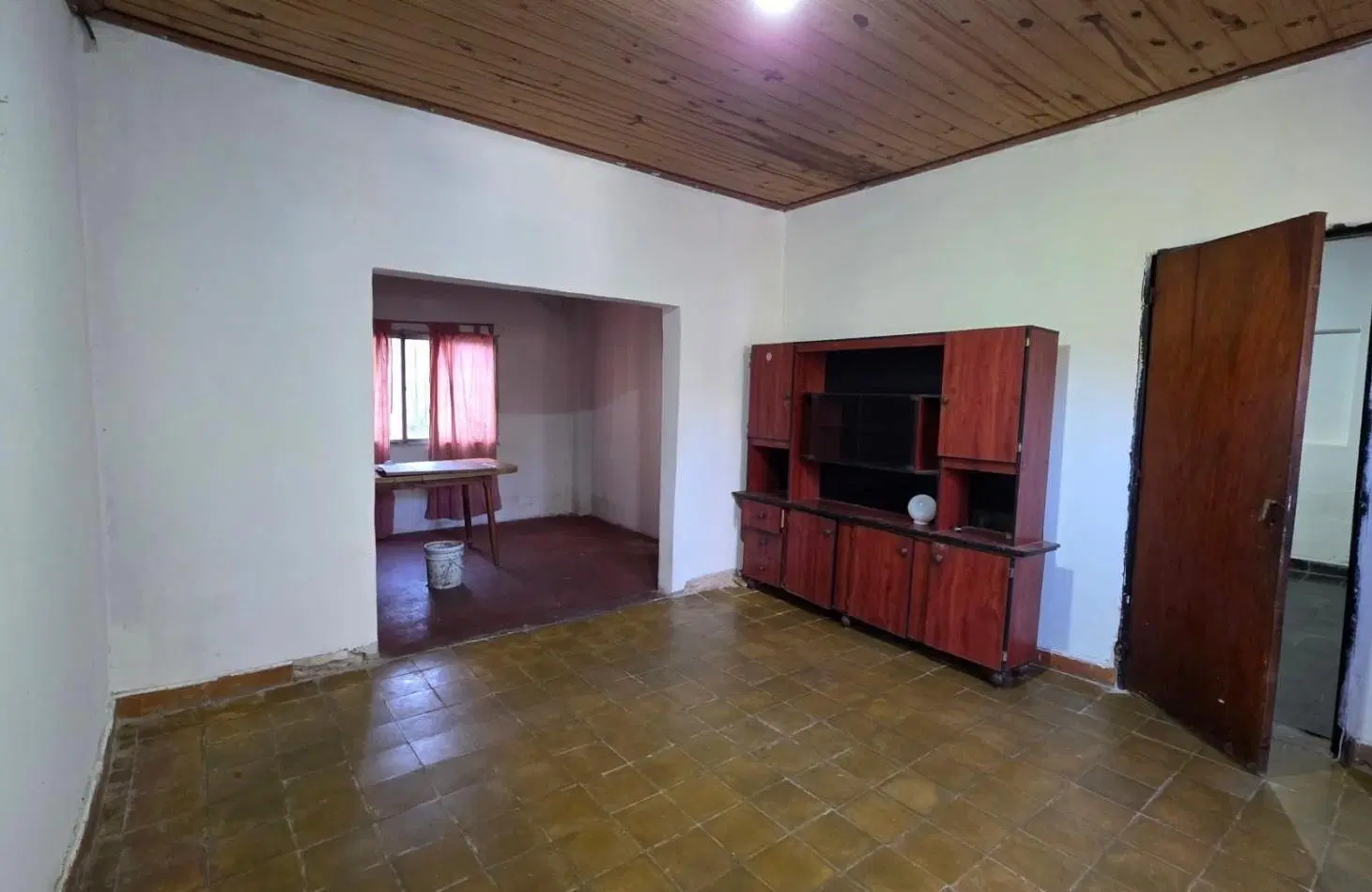 Casa a Restaurar sobre Lote de 375 m² en Glew | Amplio Fondo y Gran Potencial de Desarrollo 4