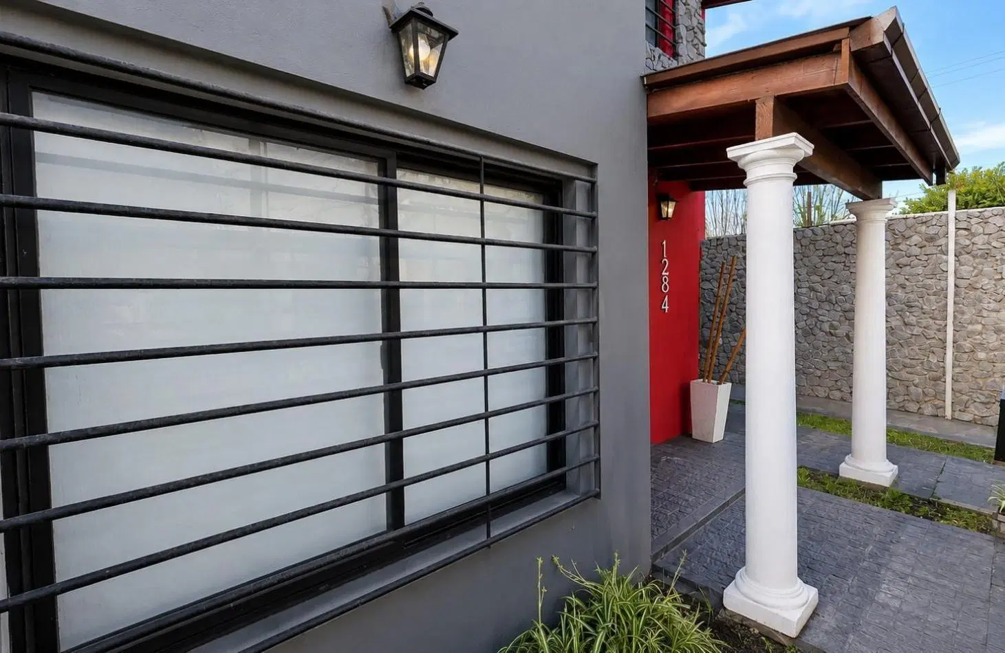 CASA 4 AMBIENTES CON COCHERA DOBLE, PILETA Y ALTILLOS EN VENTA - LONGCHAMPS 5