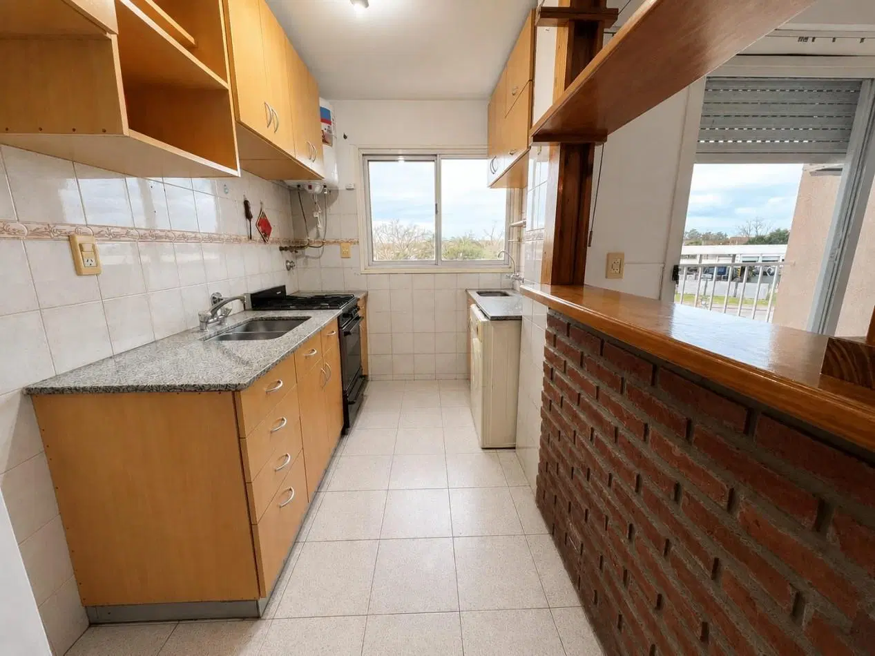 DEPARTAMENTO DE 3 AMBIENTES EN ALQUILER SOBRE AVENIDA PRESIDENTE JUAN DOMINGO PERON 478 3
