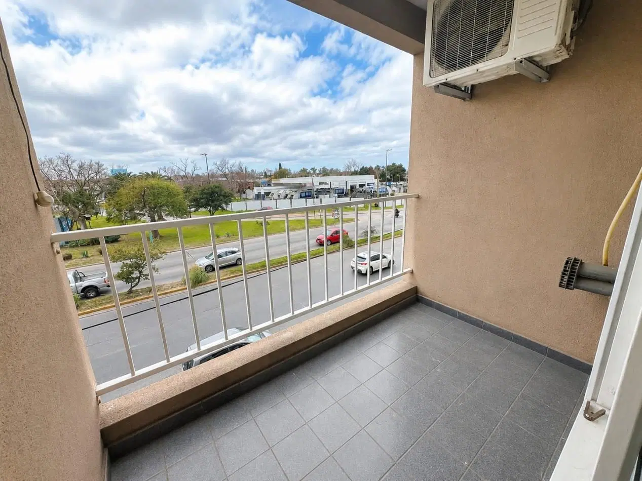 DEPARTAMENTO DE 3 AMBIENTES EN ALQUILER SOBRE AVENIDA PRESIDENTE JUAN DOMINGO PERON 478 4