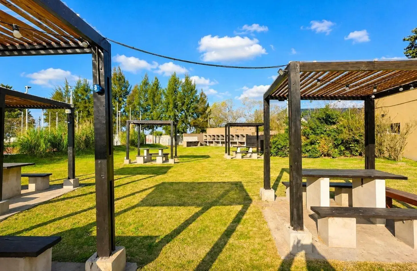 LOTE EN VENTA EN BARRIO CERRADO DOMSELAAR CHICO - CON MEJORAS - EXCELENTE UBICACION 4