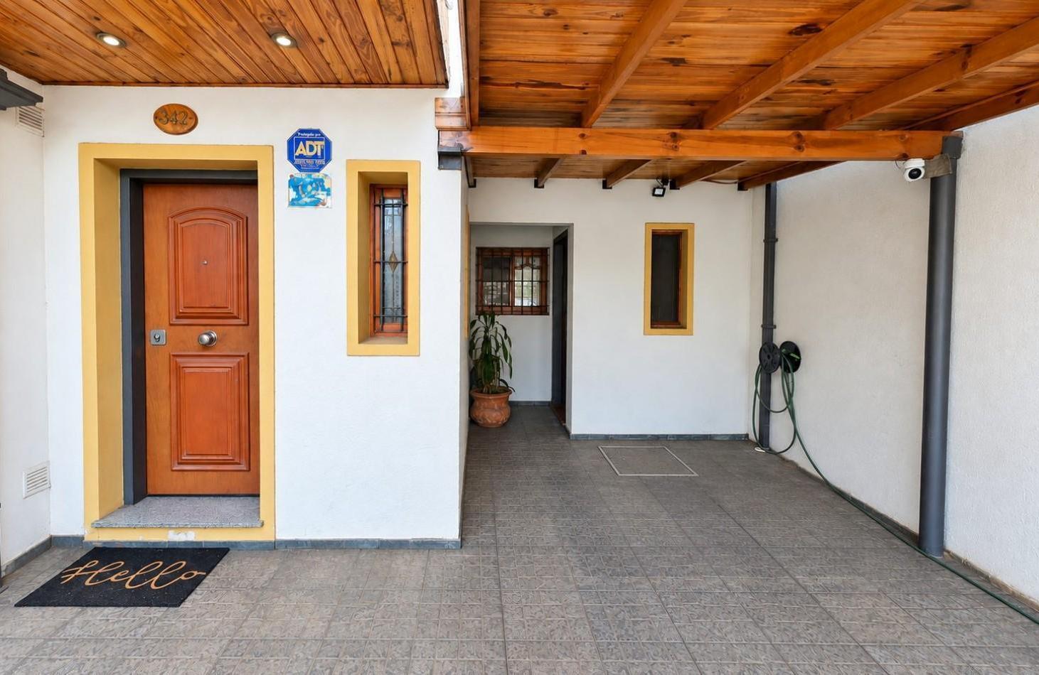 Foto de CASA + DEPARTAMENTO EN PLANTA ALTA | AMPLIO PARQUE, QUINCHO/TALLER Y, imagen 3