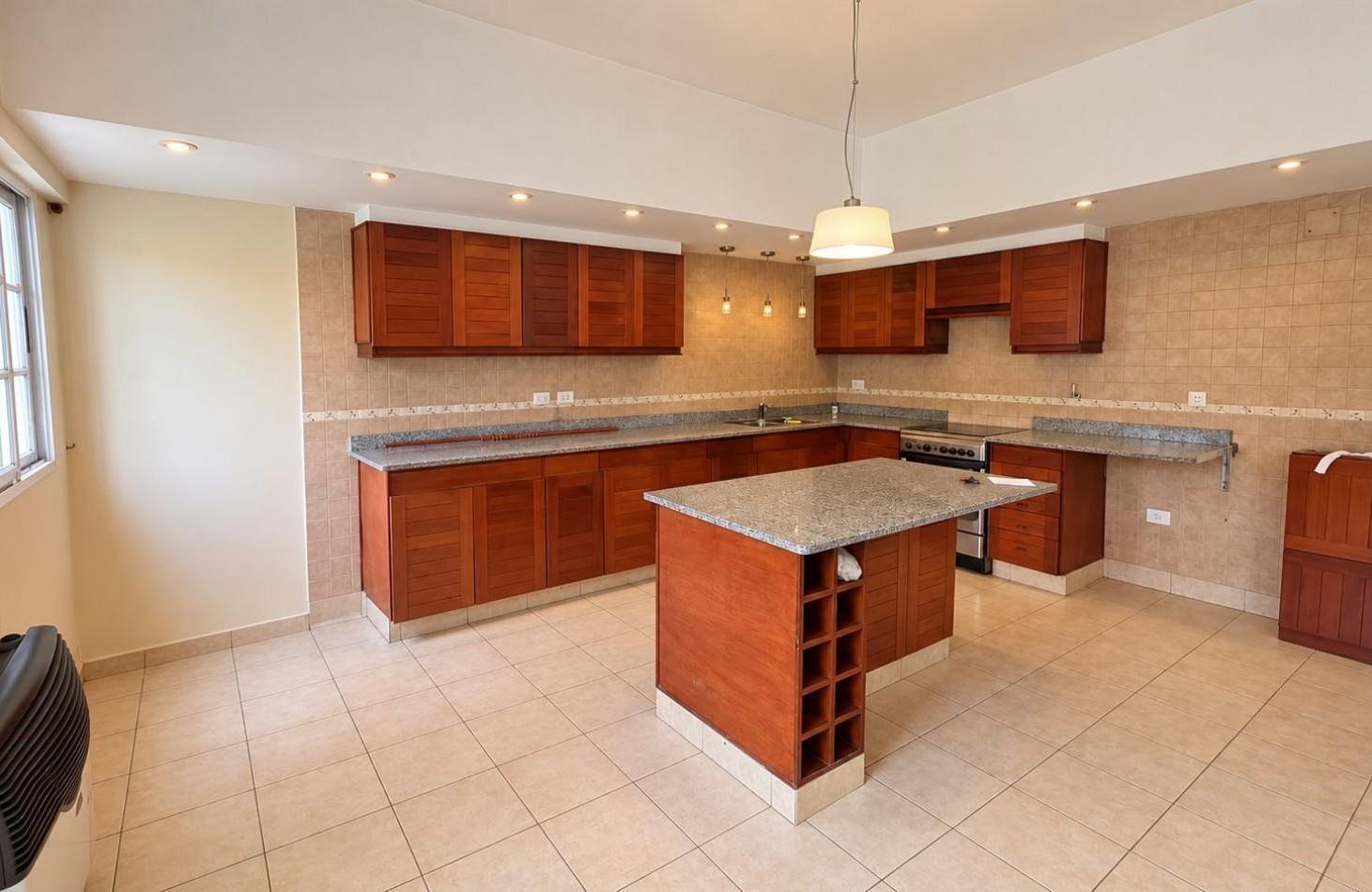 Foto de ¡AMPLIO PH DE 4 AMBIENTES CON JARDIN, SUITE Y ESPACIO VERDE EN REMEDIOS, imagen 4