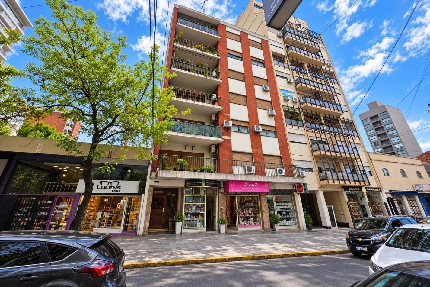 Foto de VENTA EN EL CORAZON DE LAS LOMITAS - 2 AMBIENTES CON BALCON Y ESPACIO, imagen 2