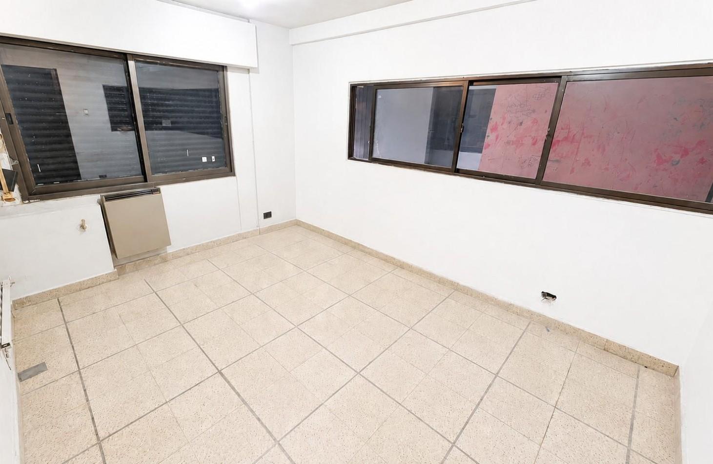 Foto de GALPON / DEPOSITO DE 450 M² - DOBLE ACCESO - AV. EVA PERON - TEMPERLEY, imagen 5