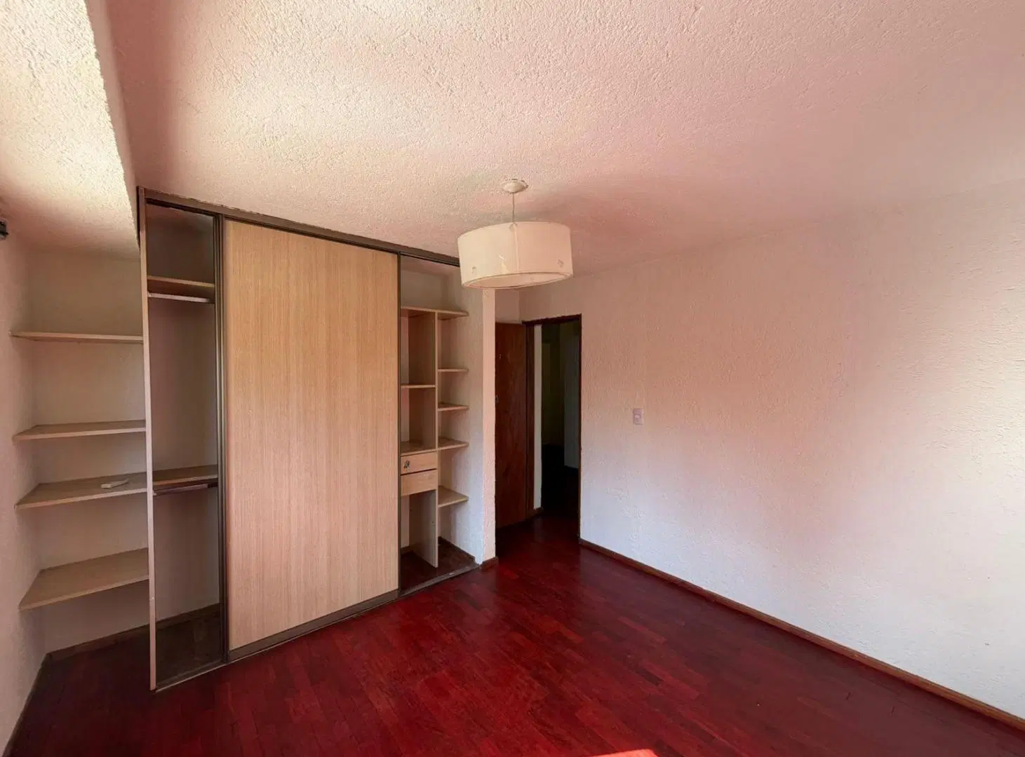 ALQUILER 4 DORM GRAN PARQ Y PILETA B° ARGUELLO 2