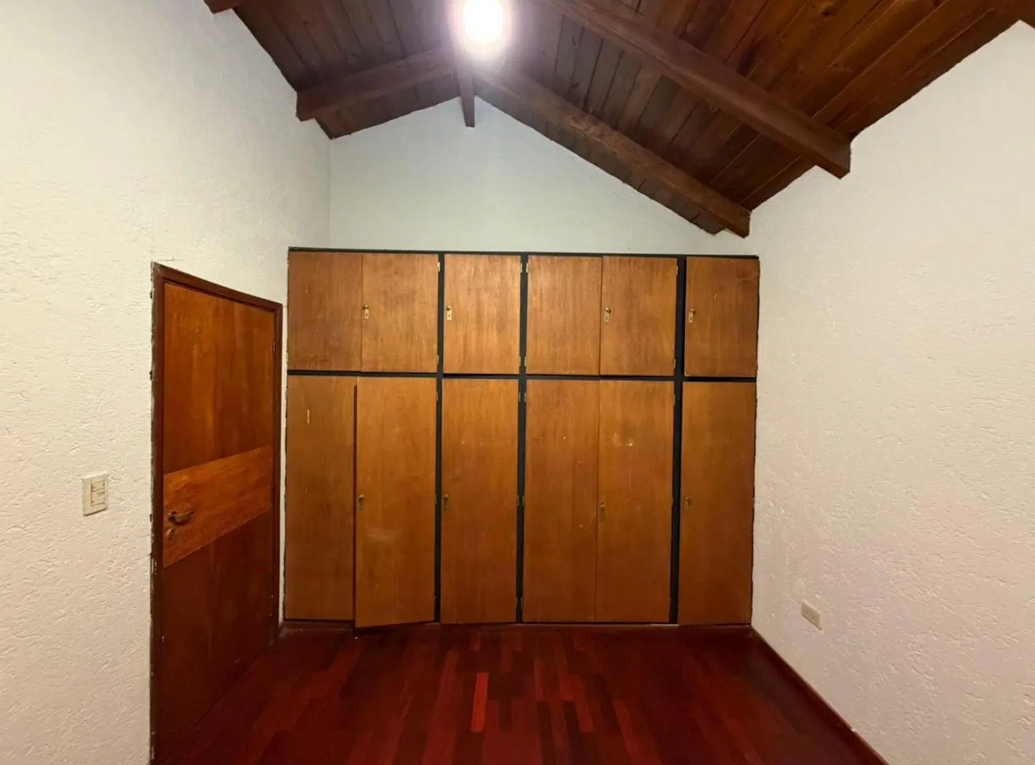 ALQUILER 4 DORM GRAN PARQ Y PILETA B° ARGUELLO 3