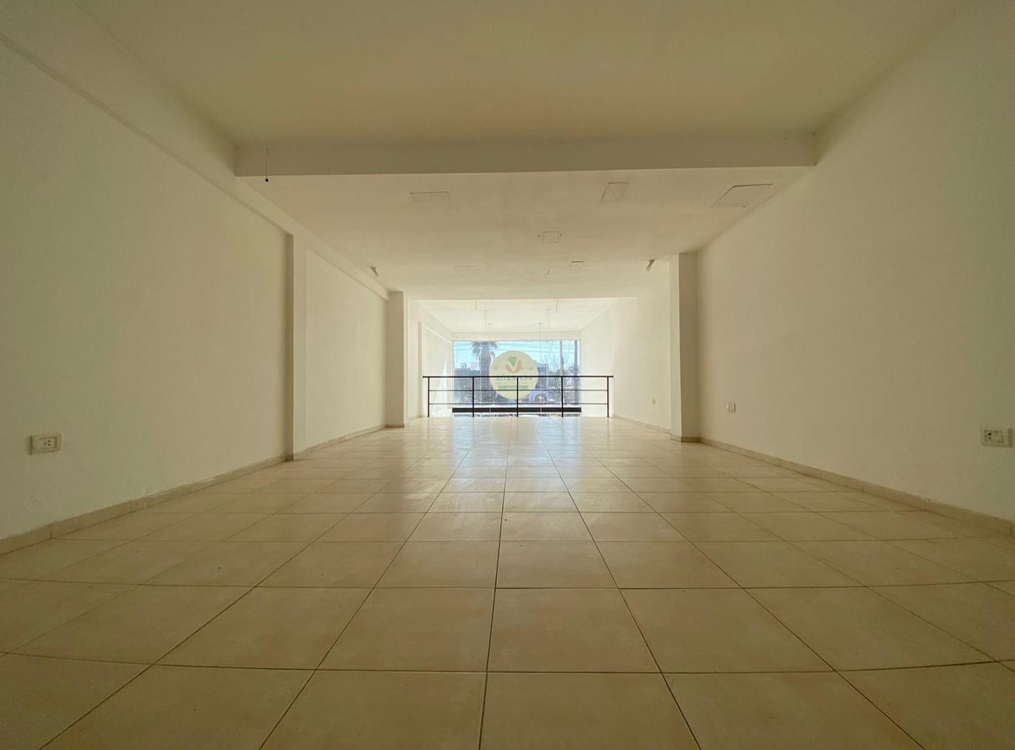 Foto de ALQUILER LOCAL COMERCIAL 100 M2 EN 2 PLANTAS - AV. RECTA MARTINOLLI AL, imagen 3