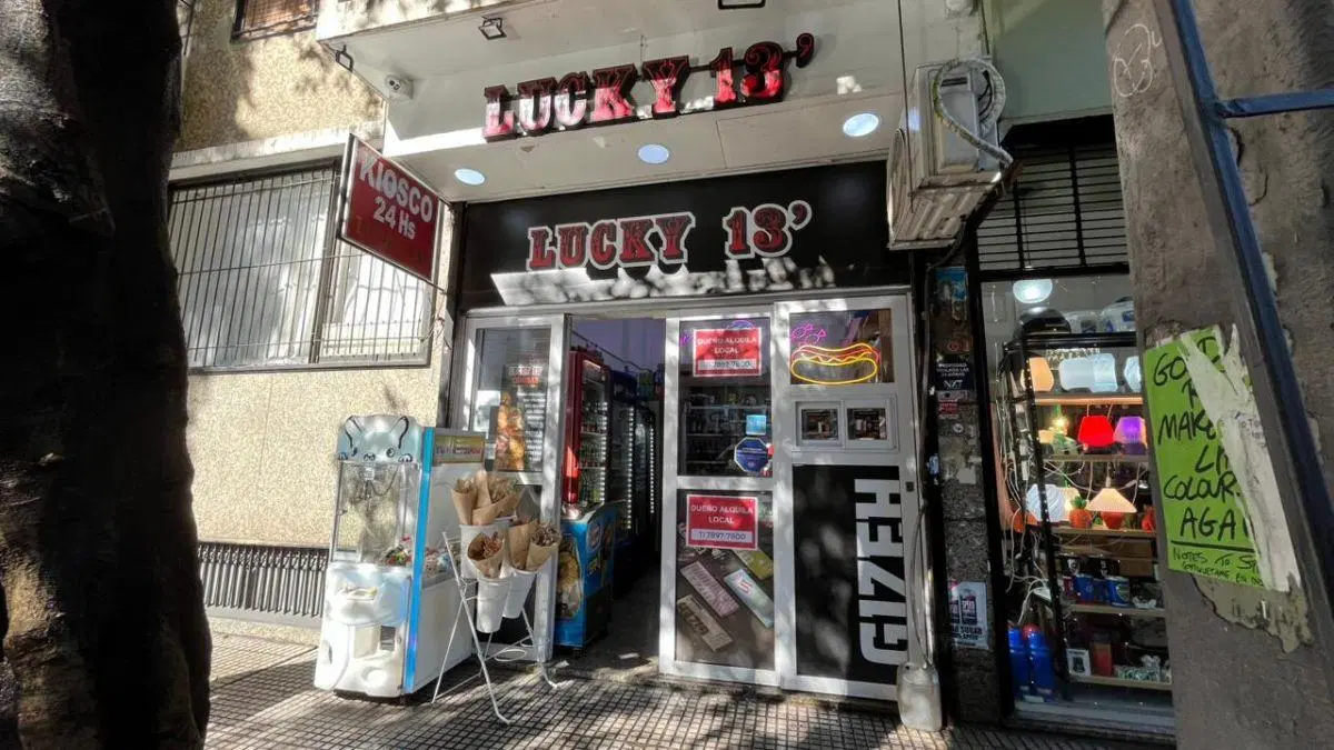 LOCAL A MTS DE AV. SANTA FE 1