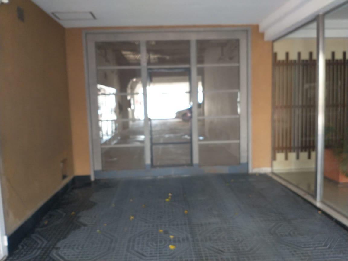 Cochera en venta - Monte Castro