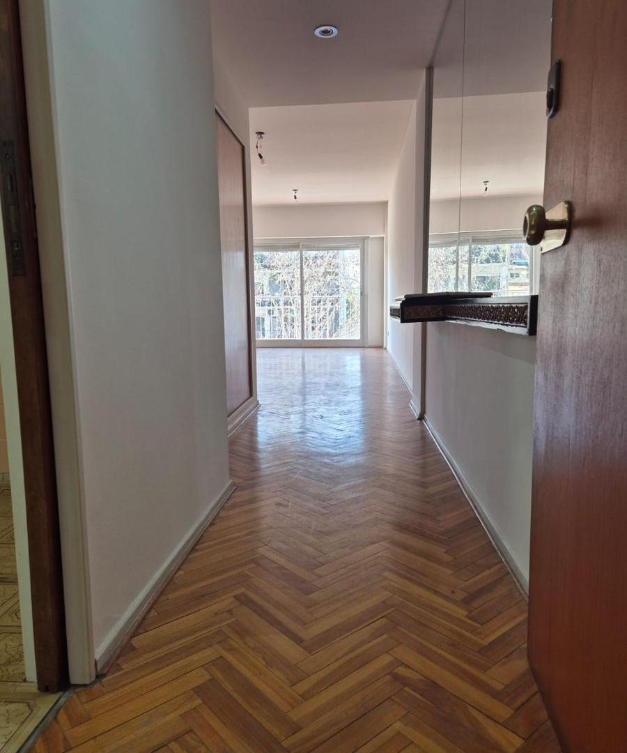 Foto de Alquiler departamento 3 amb - C/ Dependencia al frente c/ Cochera - c/, imagen 2