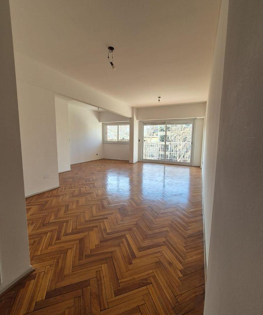 Foto de Alquiler departamento 5 amb al frente c/ Cochera - c/ balcon corrido, imagen 1