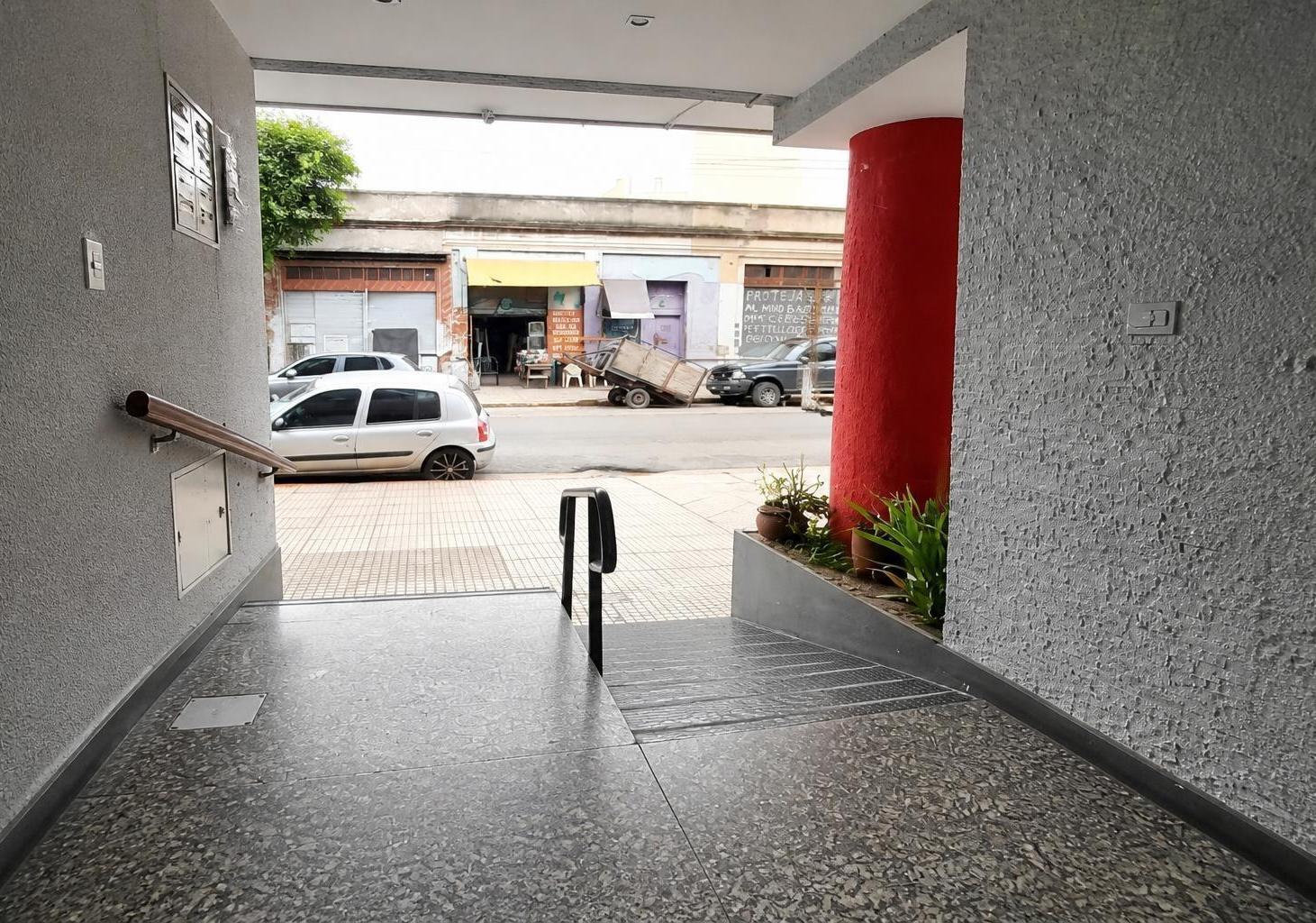 Foto de DEPTO 3 AMB CON DEPENDENCIA EN VENTA - FLORESTA NORTE, imagen 3