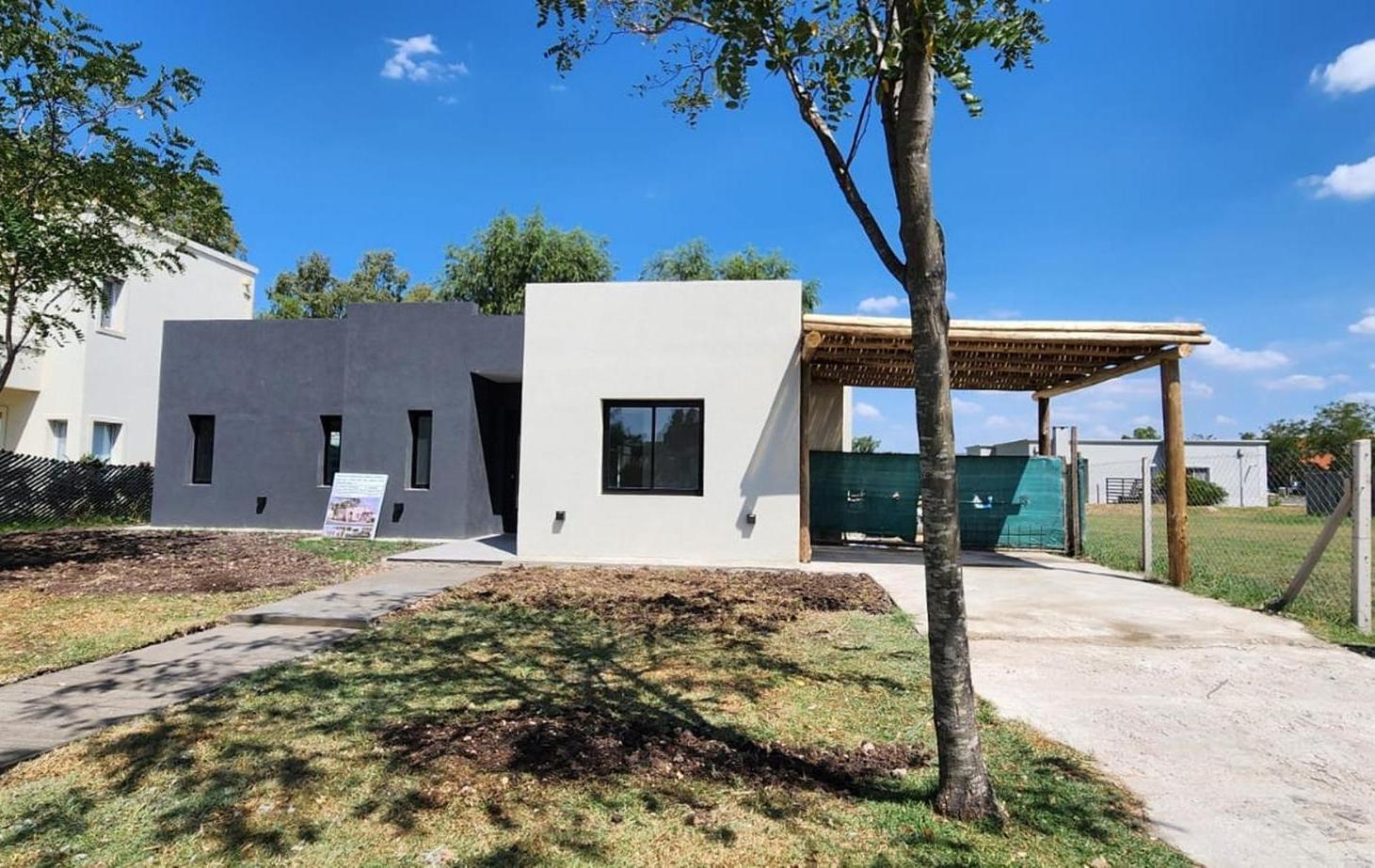Excelente Casa a estrenar Santa Emilia