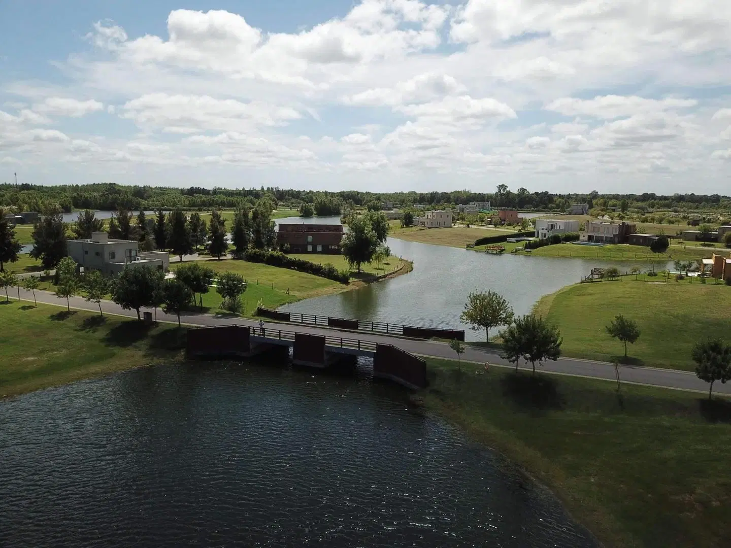 VENTA LOTE A LA LAGUNA - BARRIO EL CAZAL ESCOBAR 3