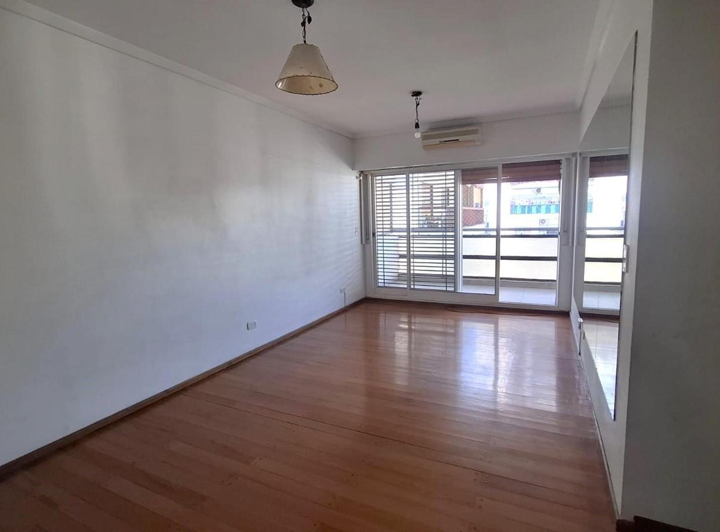 Foto de Departamento 3 ambientes con cochera y balcón Belgrano, imagen 2