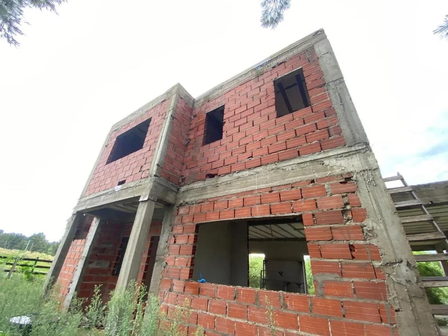 Foto de OPORTUNIDAD!!! Terreno + casa 5 amb. c/piscina a terminar, imagen 2