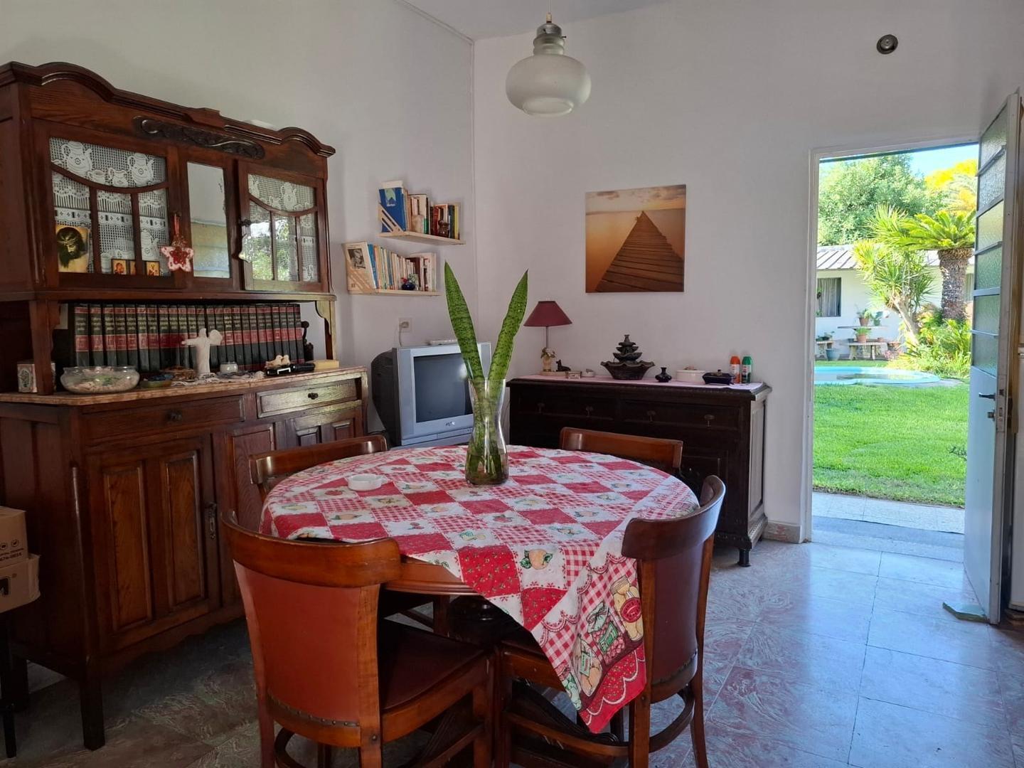 Foto de Casa con jardín y cochera ideal dos familias, imagen 1