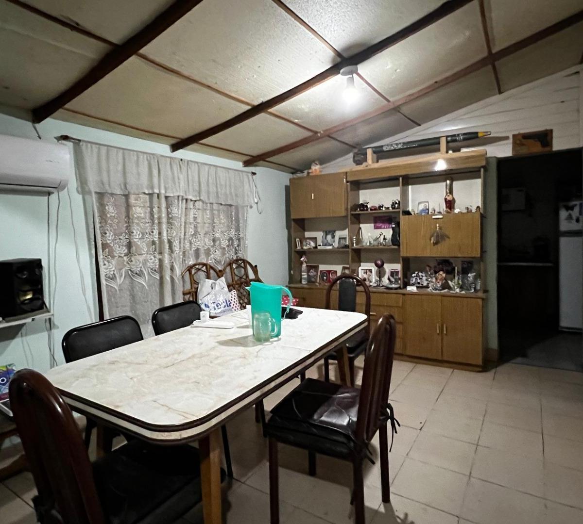 Dos Casas Deposito Venta Ituzaingo 5