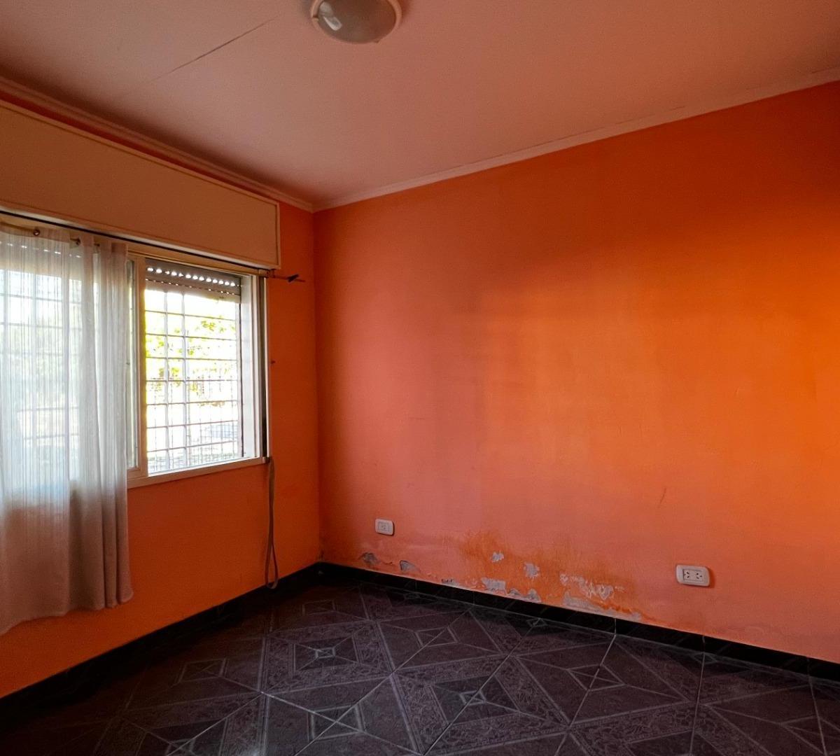 Dos Casas Deposito Venta Ituzaingo 1