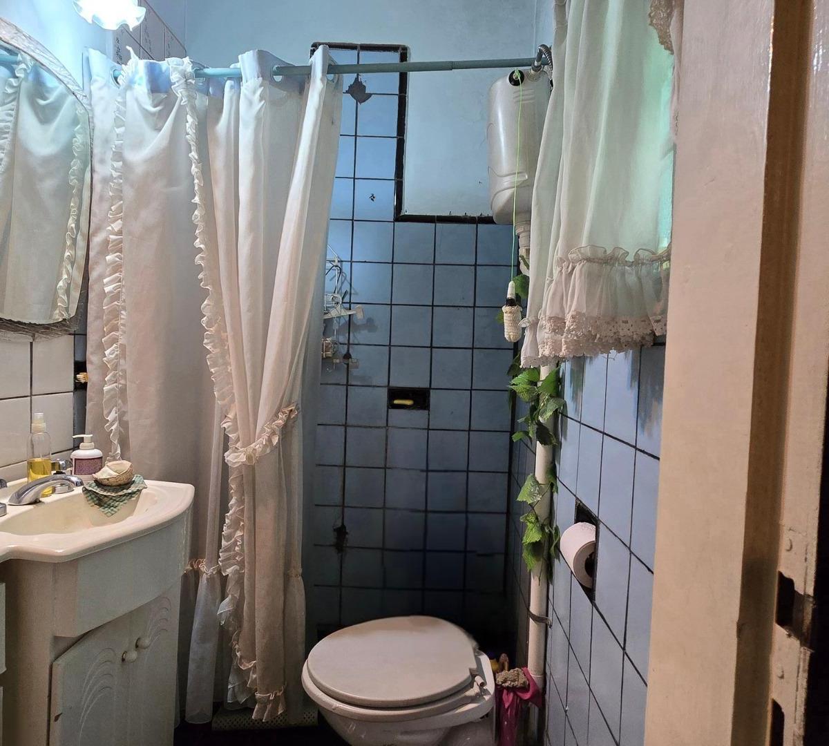 Casa 3 ambientes parque venta Moron